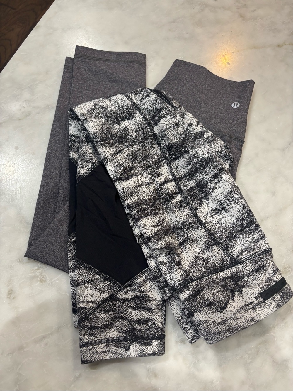 Lululemon Align Gray & Speed Up Black Printed Athletic Capri Leggings Size 4‎